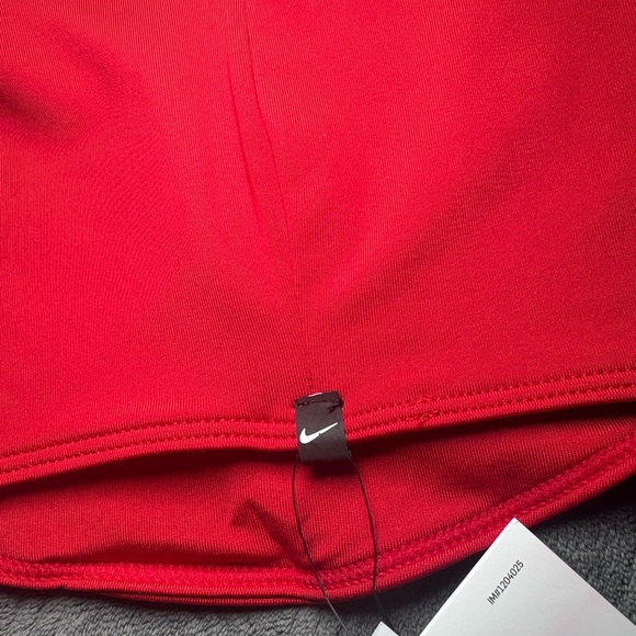 Nike x Supreme Red Neck Warmer – New With Tags - Picture 3 of 3